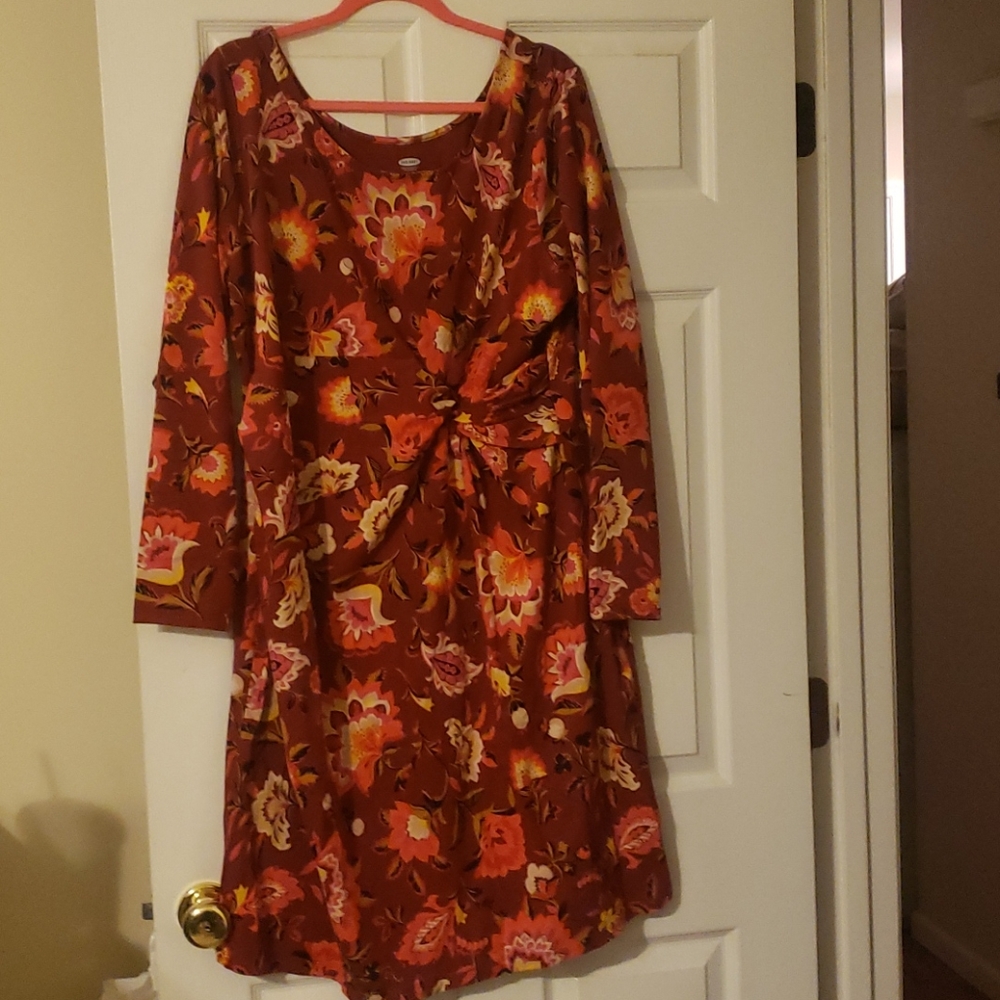 2X maternity twist side midi floral dress